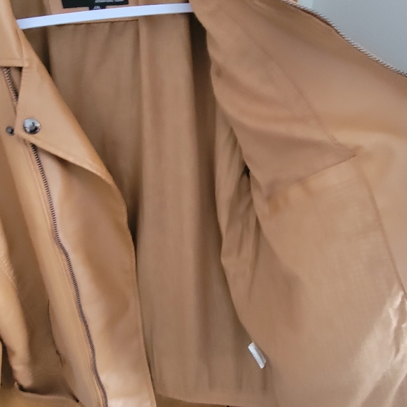 Jacket - Picture 5 of 6